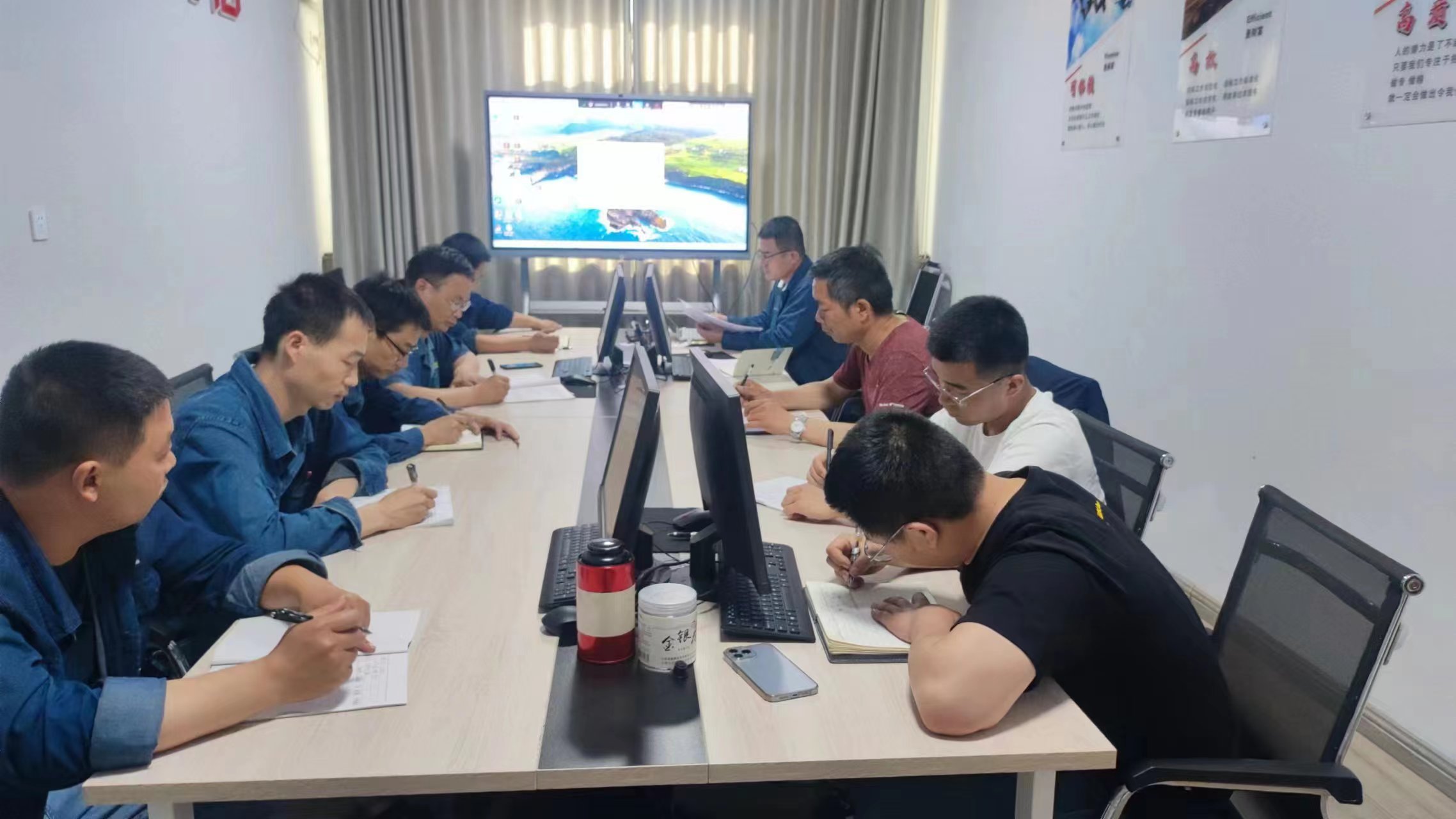 強化安全管理 助推生產(chǎn)經(jīng)營穩(wěn)健順行 強化安全管理 助推生產(chǎn)經(jīng)營穩(wěn)健順行