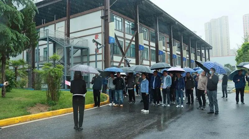 黨建領航促蝶變 工業(yè)舊址煥新顏 黨建領航促蝶變 工業(yè)舊址煥新顏
